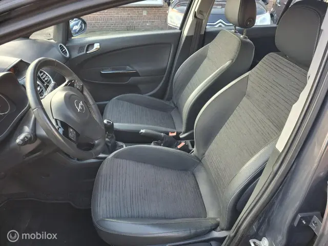 Opel Corsa 1.2 EcoFlex Cosmo 2014 Benzine 9