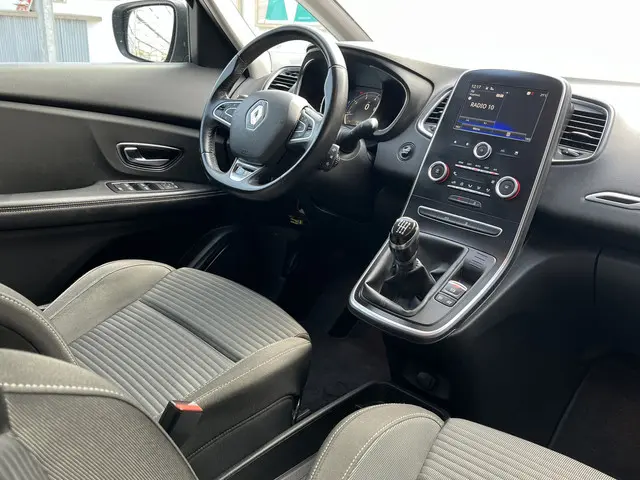 Renault Grand Scénic TCe 116 Zen 2017 Benzine 26