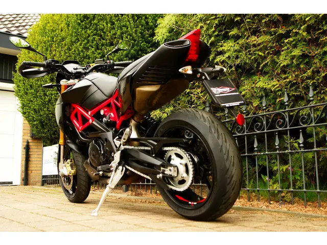 Aprilia Dorsoduro 900 SMV ABS Black Edition 2019 Benzine 6
