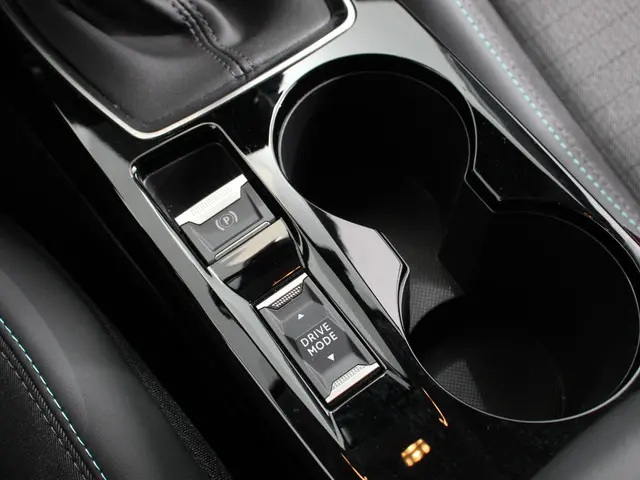 Peugeot 208 1.2 PureTech 100pk Allure Pack 2023 Benzine 21