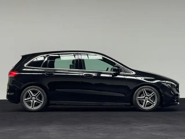 Mercedes-Benz B-Klasse 180 Bus. Sol. AMG 2019 Benzine 6