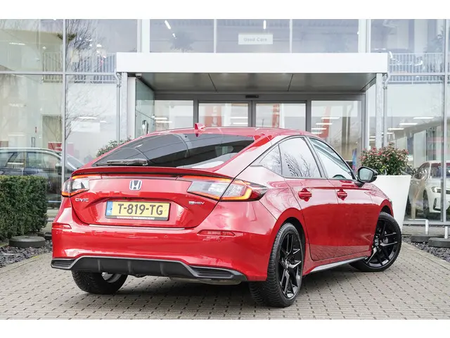 Honda Civic 2.0i e:HEV SPORT 2023 Hybride Benzine 3