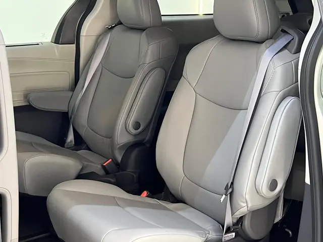 Toyota Sienna 2.5 Hybrid Luxe XLE 2022 Hybride Benzine 10