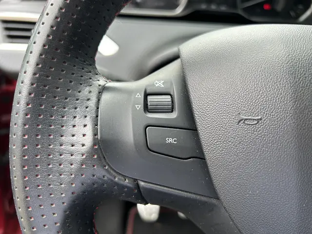 Peugeot 2008 Turbo 110PK GT-line 2018 Benzine 26