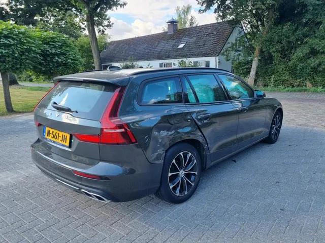 Volvo V60 B3 Aut. Navi Led 2021 Benzine 4