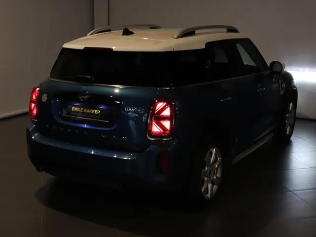 MINI Countryman Cooper S E ALL4 2023 Hybride Benzine 32
