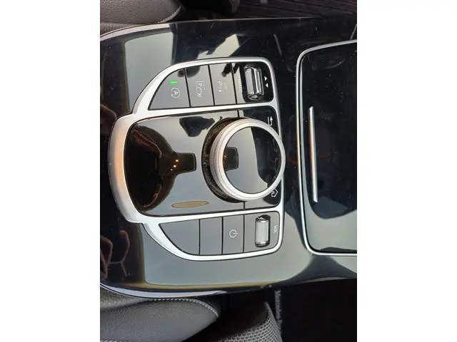 Mercedes-Benz E-Klasse 200 Premium 2017 Benzine 36