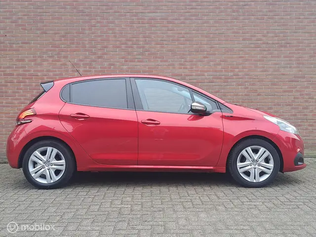 Peugeot 208 1.2 PureTech Signature 2019 Benzine 5