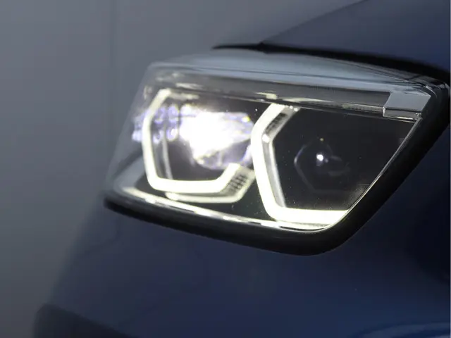 BMW 1 Serie 118i Business Edition 2022 Benzine 8