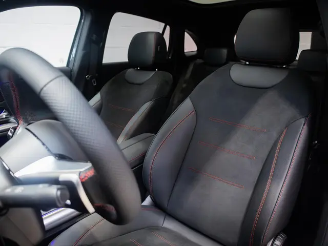 Mercedes-Benz GLA 180 Star Edition AMG Line 2025 Benzine 9