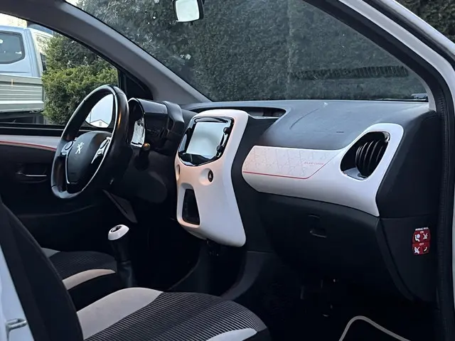 Peugeot 108 1.2 Puretech Allure 2015 Benzine 14