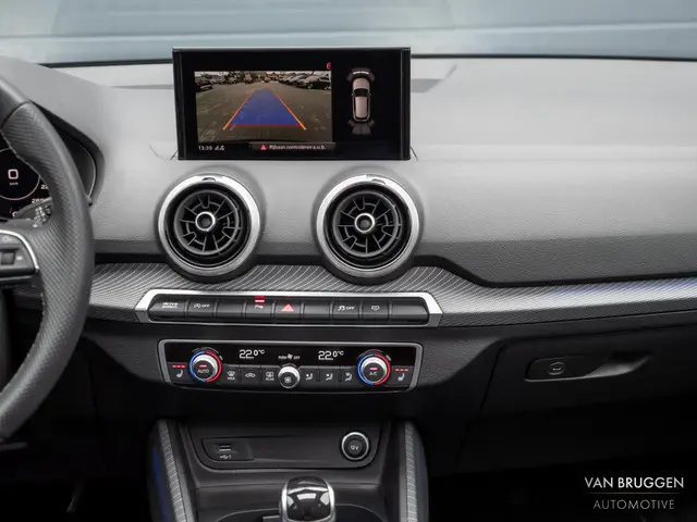 Audi Q2 35 TFSI S-Line 2021 Benzine 25