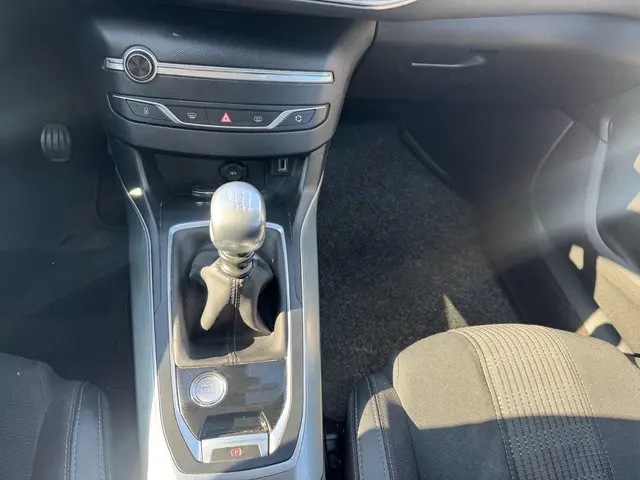 Peugeot 308 SW 1.2 PureTech Active 2019 Benzine 18