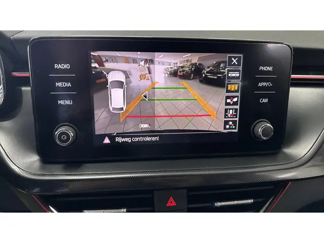 Škoda Scala 1.0 TSI Sport Business 2023 Benzine 25