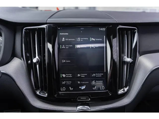 Volvo XC60 T4 Aut. R-Design 2020 Benzine 38