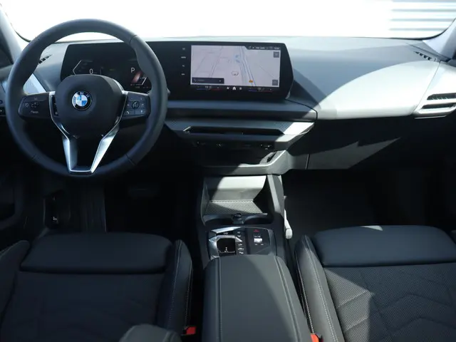 BMW 1 Serie 5-deurs 120 2025 Benzine 11