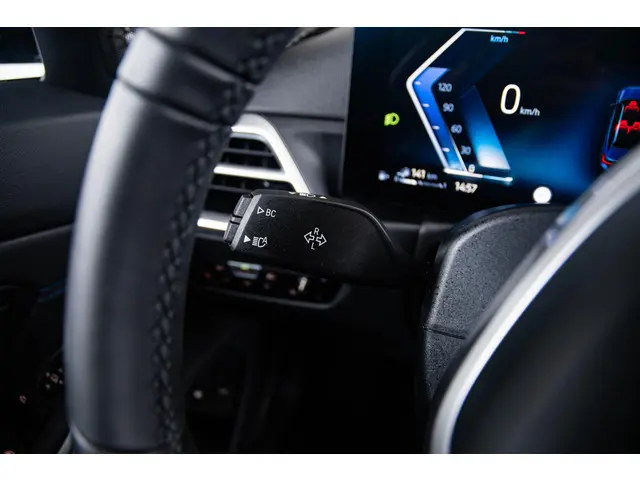 BMW 3 Serie Touring 330e 2025 Hybride Benzine 54