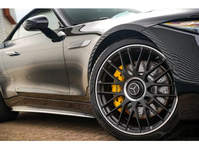 Mercedes-Benz SL Roadster AMG 63 4MATIC+ 2023 Benzine 39