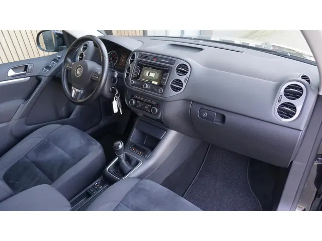 Volkswagen Tiguan 1.4 TSI 122pk Sport&Style 2012 Benzine 12