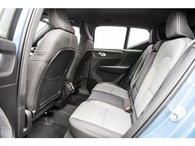 Volvo XC40 2.0 B4 Plus Dark 2025 Benzine 8