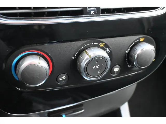 Renault Clio Estate TCe 90 Limited 2020 Benzine 20