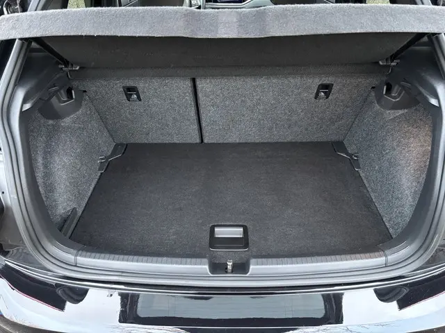 Volkswagen Polo 1.0 TSI Highline 3xRLine 2020 Benzine 12