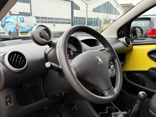 Peugeot 107 1.0 Active|APK|NAP|Airco|Elek. Ramen 2012 Benzine 15