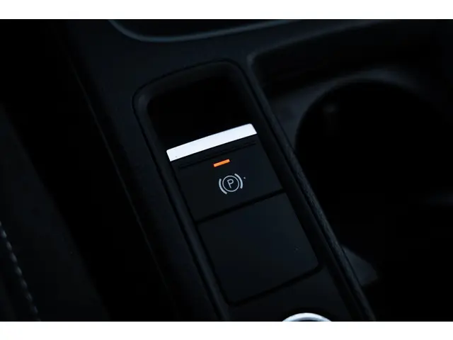 Audi Q3 45 TFSI e S edition 2022 Hybride Benzine 35