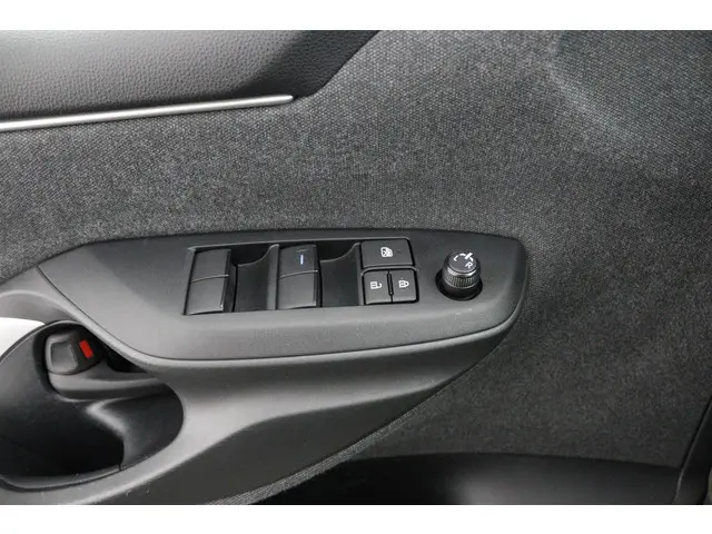 Toyota Yaris 1.5 Hybrid Dynamic 2020 Hybride Benzine 28