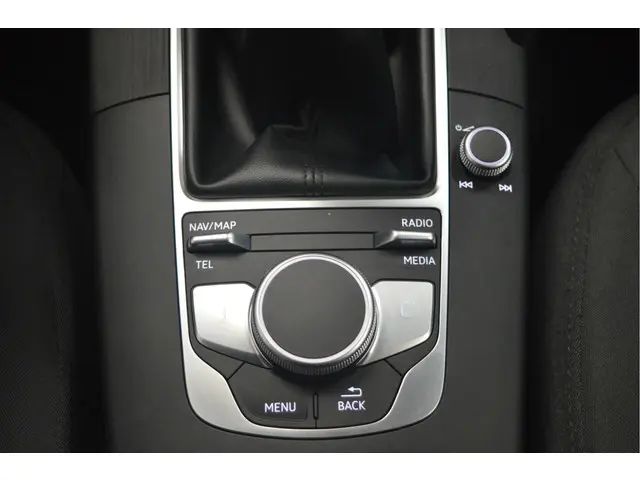 Audi A3 Limousine 1.5 TFSI CoD 2017 Benzine 17