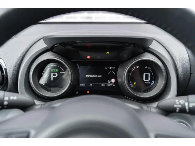 Toyota Yaris 1.5 Hybrid Dynamic 2022 Hybride Benzine 30
