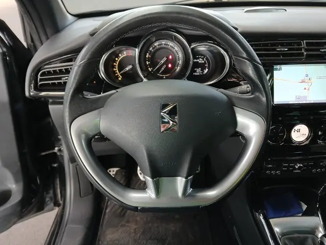 Citroën DS3 1.2 PureTech So Chic 2015 Benzine 14