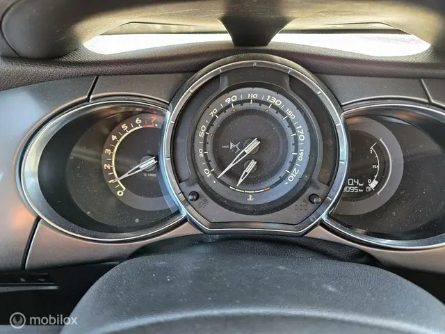 Citroën DS3 1.2 PureTech So Chic 2018 Benzine 10