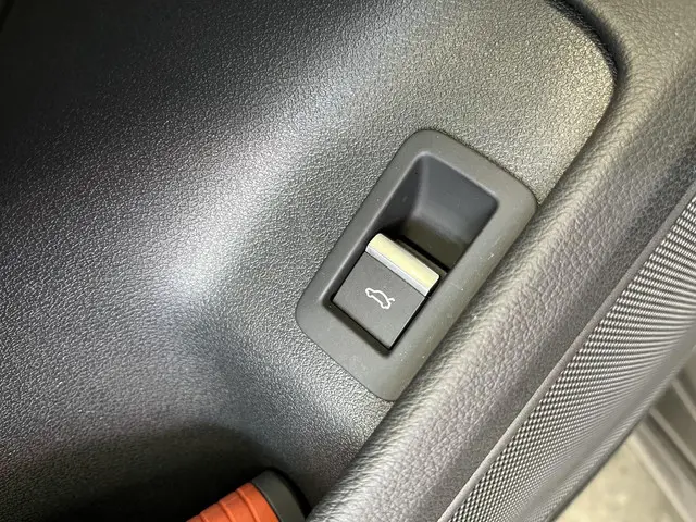 Audi A4 Avant 35 TFSI Launch edition 2020 Benzine 31