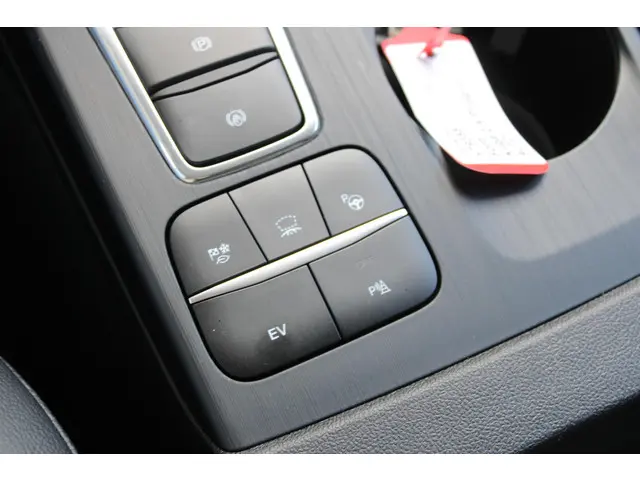 Ford Kuga 2.5 PHEV Titanium X 2022 Hybride Benzine 28