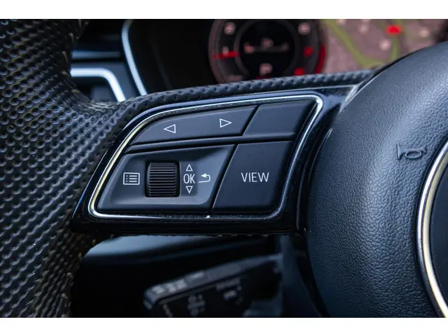 Audi A4 Avant 45 TFSI quattro edition one 2020 Benzine 19