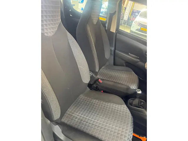 Peugeot 108 1.0 e-VTi Active 2021 Benzine 16