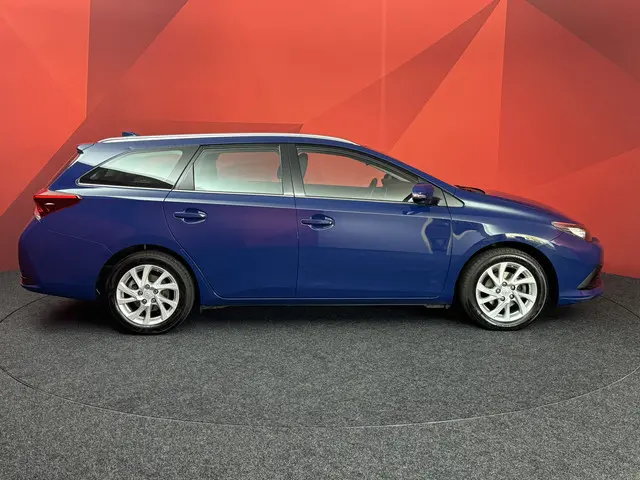 Toyota Auris Touring Sports 1.2T Energy 2019 Benzine 16