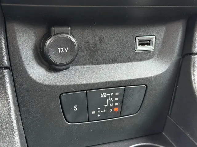 Citroën C3 1.2 PureTech S&S Feel 2019 Benzine 25