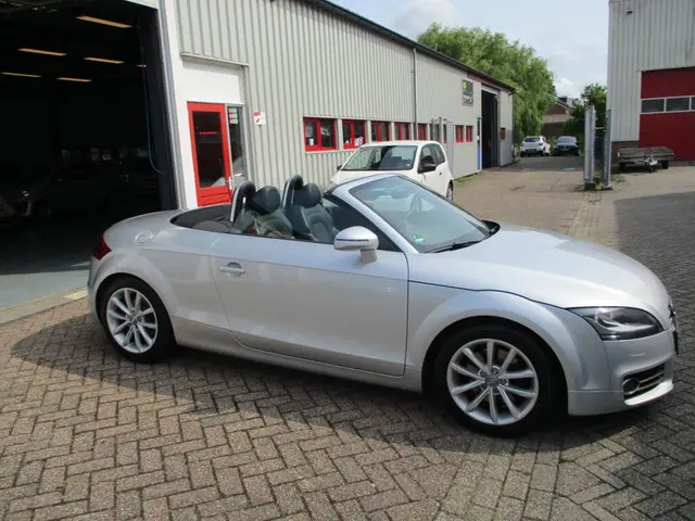 Audi TT Roadster 1.8 TFSI 2012 Benzine 4