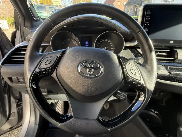 Toyota C-HR 1.8 Hybrid Executive 2020 Hybride Benzine 11