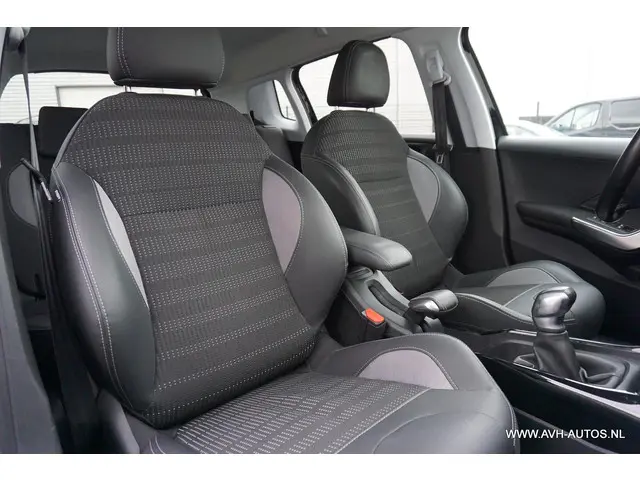 Peugeot 2008 1.2 PureTech Allure 2018 Benzine 20