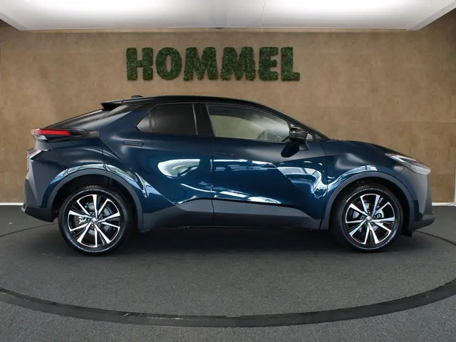 Toyota C-HR 1.8 Hybrid 140 Dynamic 2025 Hybride Benzine 10