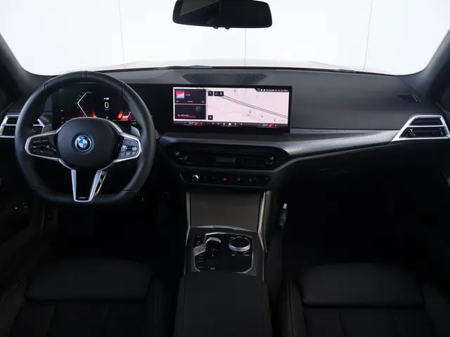 BMW 3 Serie Touring 330e 2025 Hybride Benzine 15