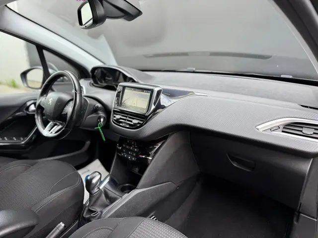Peugeot 208 1.2 PureTech Allure 2018 Benzine 14