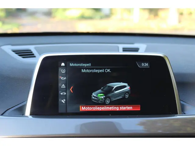 BMW X1 SDrive18i High Executive 2019 Benzine 18