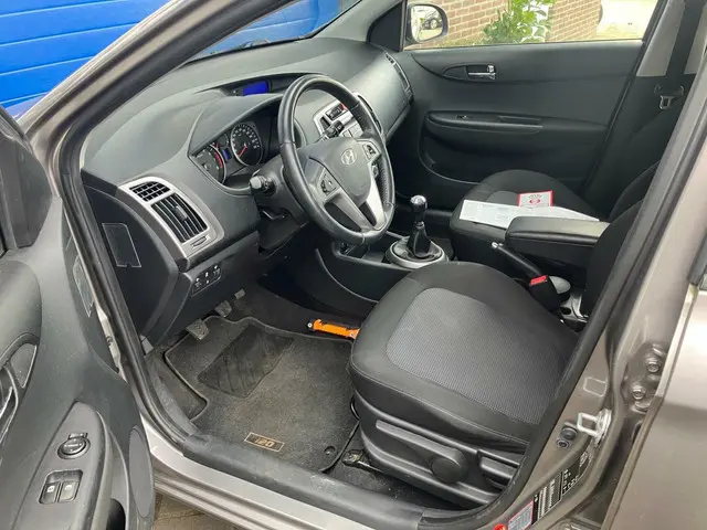 Hyundai i20 1.2i i-Motion 2013 Benzine 9