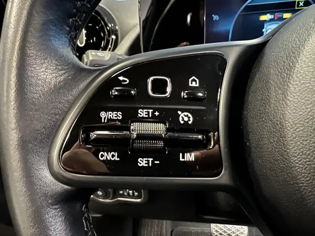 Mercedes-Benz GLA 180 2021 Benzine 16