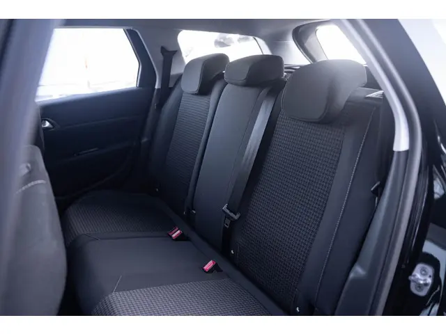 Peugeot 308 1.5 HDI Active Pack 2020 Diesel 30