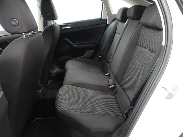 Volkswagen Taigo 1.0 TSI R Line- 2023 Benzine 21